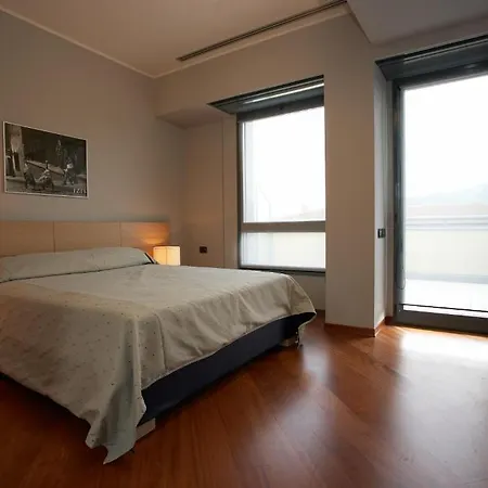 Hotel apartamentowy Cristina52